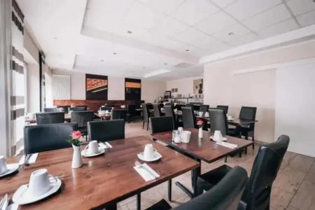 International am Theater - 15