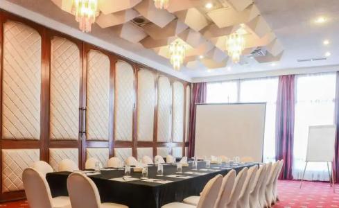 Golden Tulip Flamenco Cairo - 16