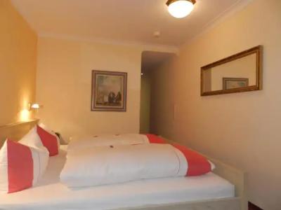 Löwen-Weinstube - 17