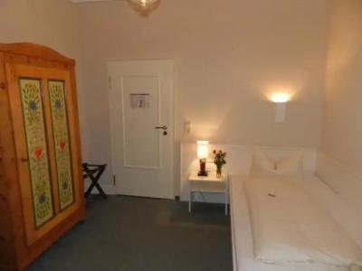 Löwen-Weinstube - 19