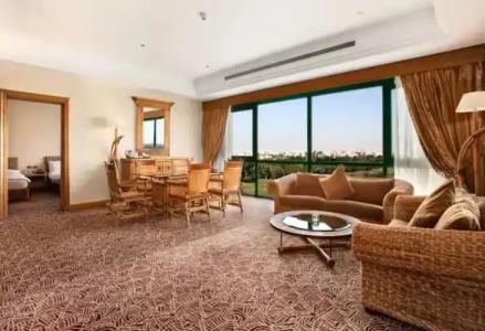 Hilton Pyramids Golf - 72