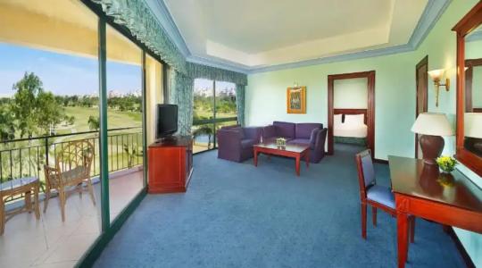 Hilton Pyramids Golf - 70