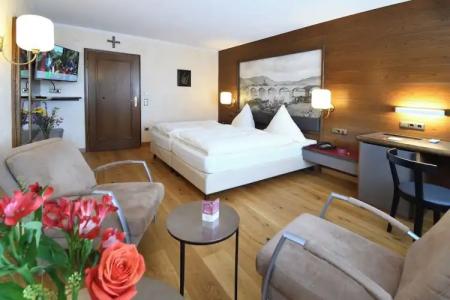 & Weinhaus Anker - 52