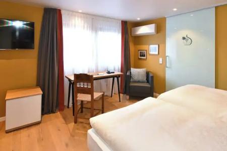 & Weinhaus Anker - 75