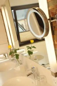 & Weinhaus Anker - 67