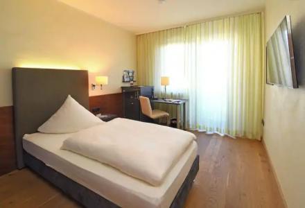 & Weinhaus Anker - 36