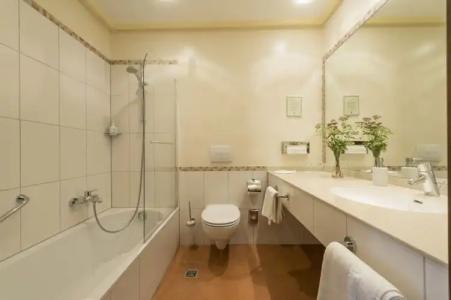 & Weinhaus Anker - 57