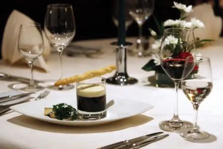 & Weinhaus Anker - 11