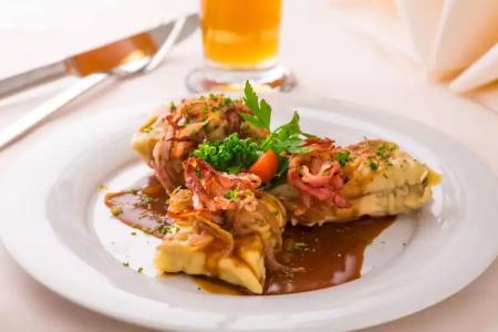 & Restaurant Goldener Pflug - 10