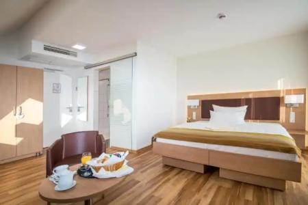 & Restaurant Goldener Pflug - 40