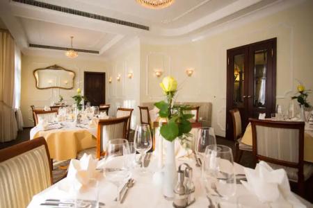 & Restaurant Goldener Pflug - 22