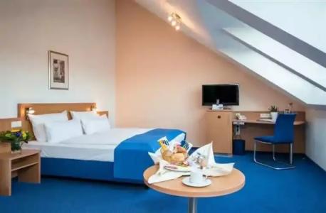 & Restaurant Goldener Pflug - 44