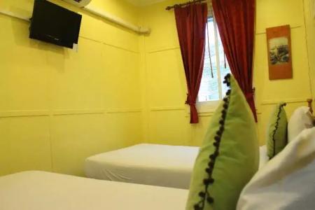 Samsen Sam Place - 143