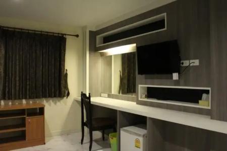 Samsen Sam Place - 114