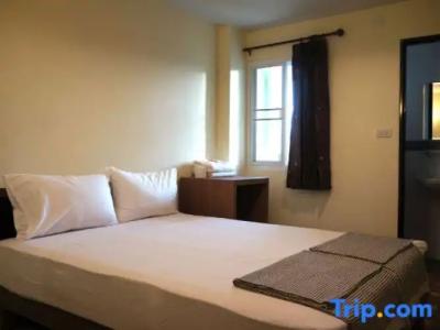 Samsen Sam Place - 155