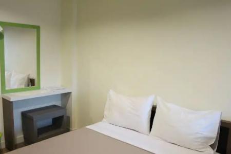 Samsen Sam Place - 112