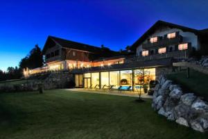 Hotel Auf der Gsteig GmbH, Лехбрук