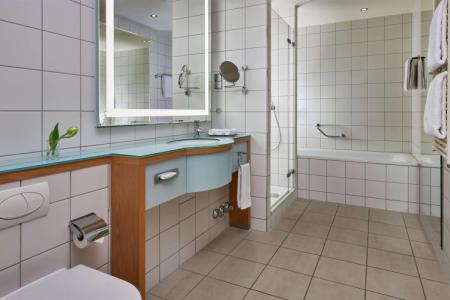 Hilton Cologne - 10