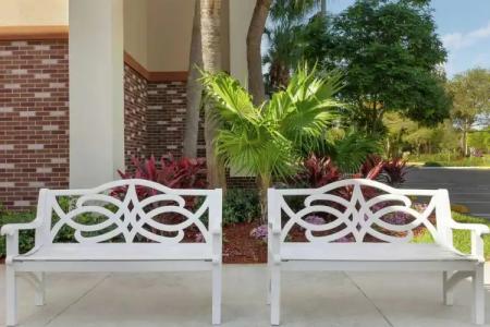 Hampton Inn Ft. Lauderdale-Cypress Creek - 24