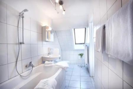 Liegeplatz 13 Kiel by Premiere Classe - 12