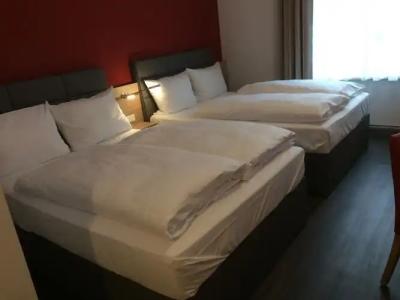 Adesso Göttingen - 80