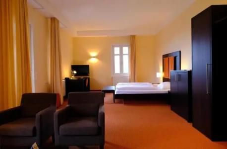 Fritz Lauterbad - 83