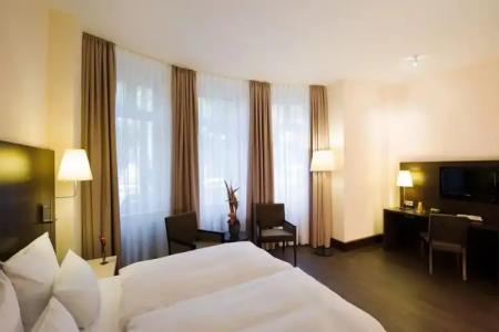 Nh Frankfurt Villa - 4