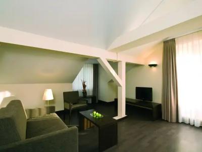 Nh Frankfurt Villa - 1