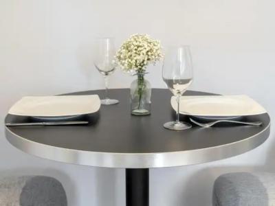 numa Fast & Digital Check-in I Oben - 50