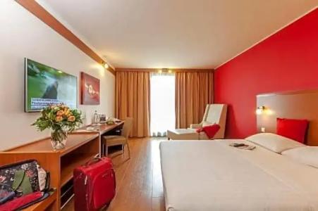 Azimut Frankfurt - 118