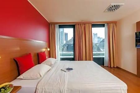 Azimut Frankfurt - 77