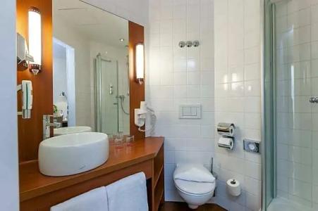 Azimut Frankfurt - 93