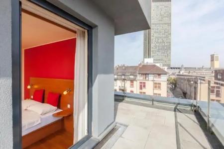 Azimut Frankfurt - 131