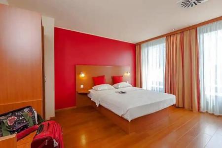 Azimut Frankfurt - 110