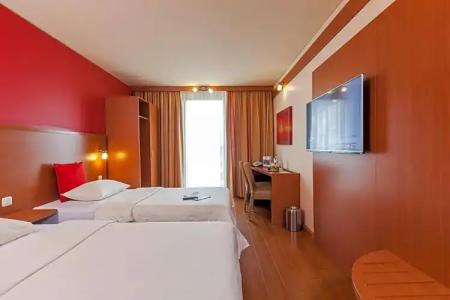 Azimut Frankfurt - 86