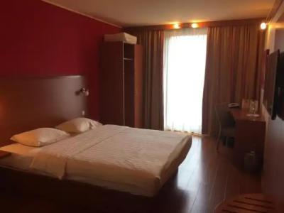 Azimut Frankfurt - 100