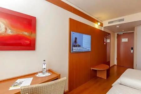 Azimut Frankfurt - 88