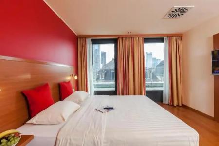 Azimut Frankfurt - 128