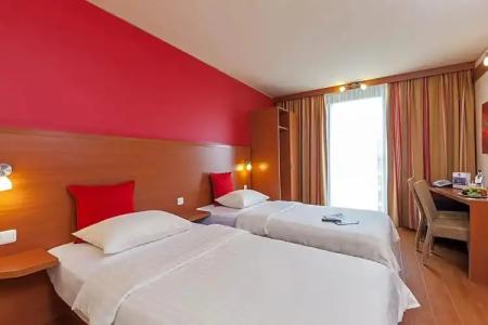 Azimut Frankfurt - 87