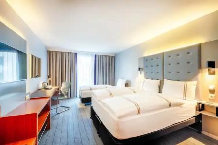 Azimut Frankfurt - 66