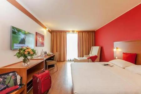 Azimut Frankfurt - 125