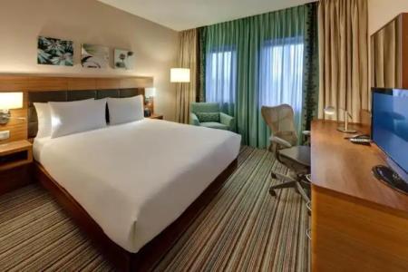 Hilton Garden Inn Frankfurt Airport - 2