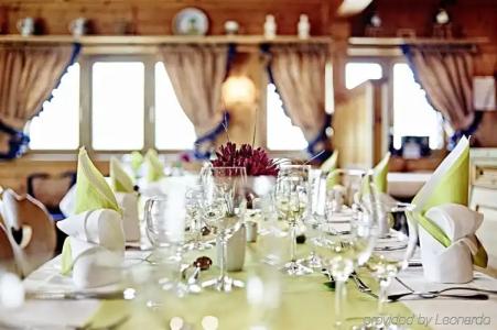 Select Erlangen - 18