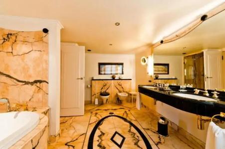 Kronenschlösschen - 58