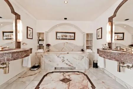 Kronenschlösschen - 26