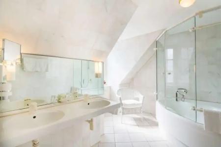 Best Western Plus StadtPalais - 8