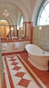 Best Western Plus StadtPalais - 64