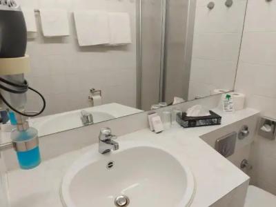 An der Stadthalle - 13