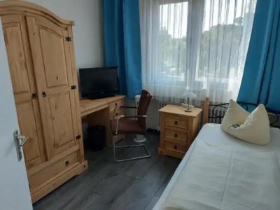 An der Stadthalle - 12