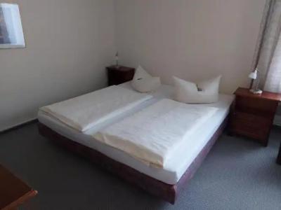 An der Stadthalle - 21